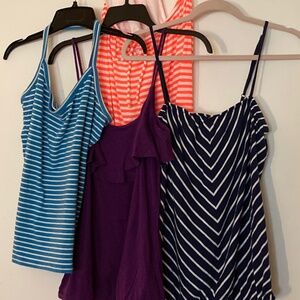 Old Navy 4-pk bundle Tank Tops sz M